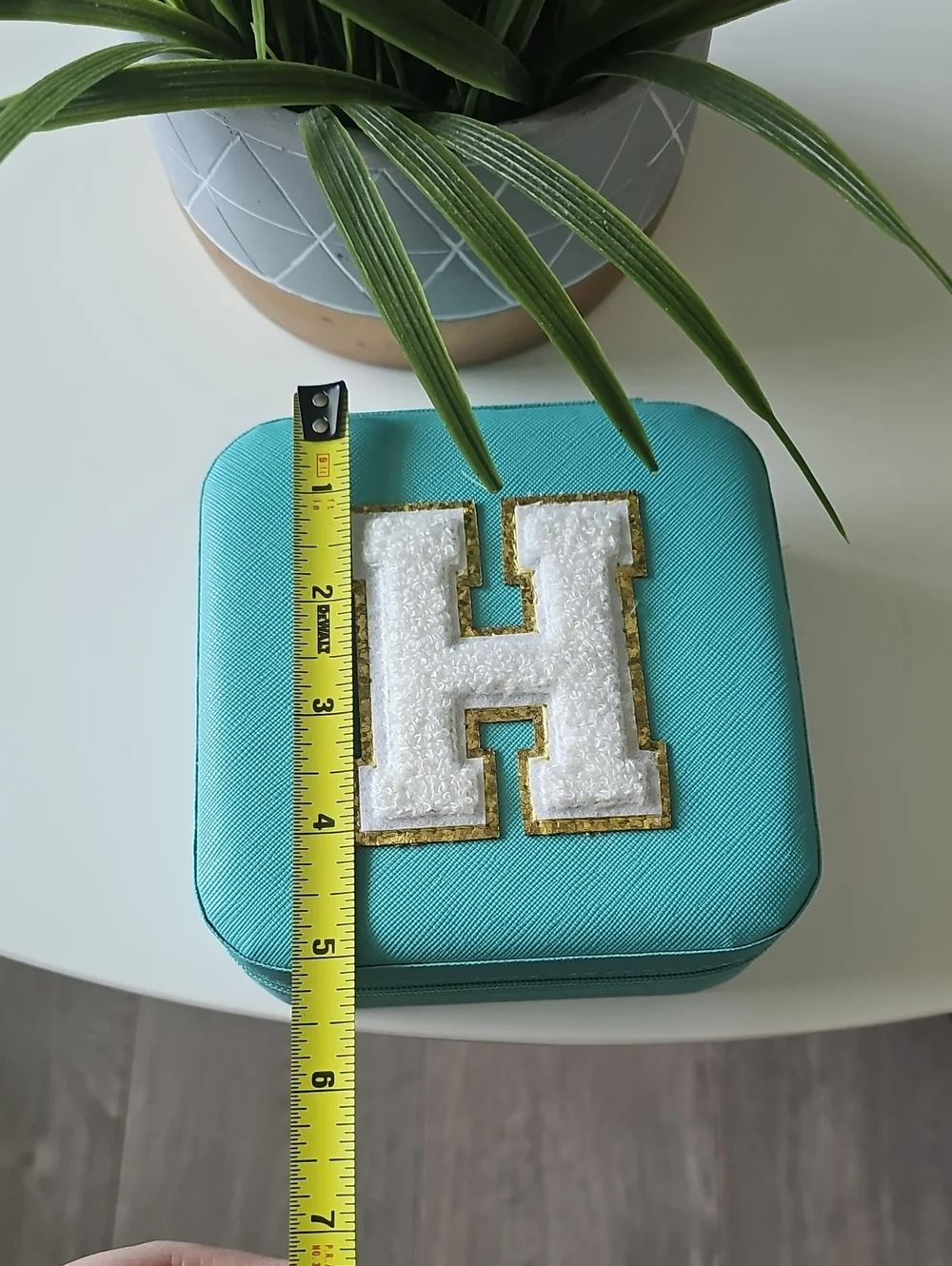 None compact teal